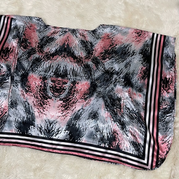 Y2K Silky Abstract Poncho - Picture 9 of 12